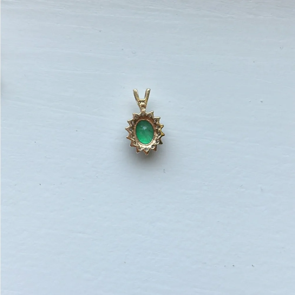 14K gold natural emerald pendant and earrings set - Picture 4 of 7